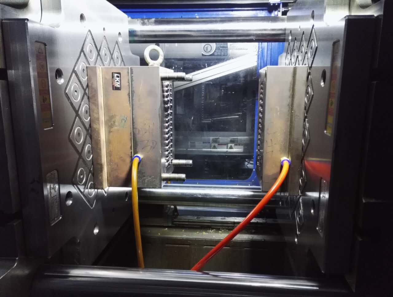 什么是注塑成型？-千豪磁電