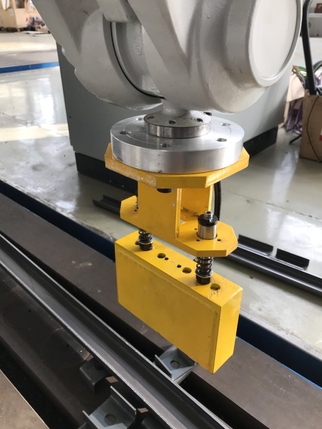 千豪磁電機械手夾具，機械手吸盤，自動化夾具，電永磁夾具